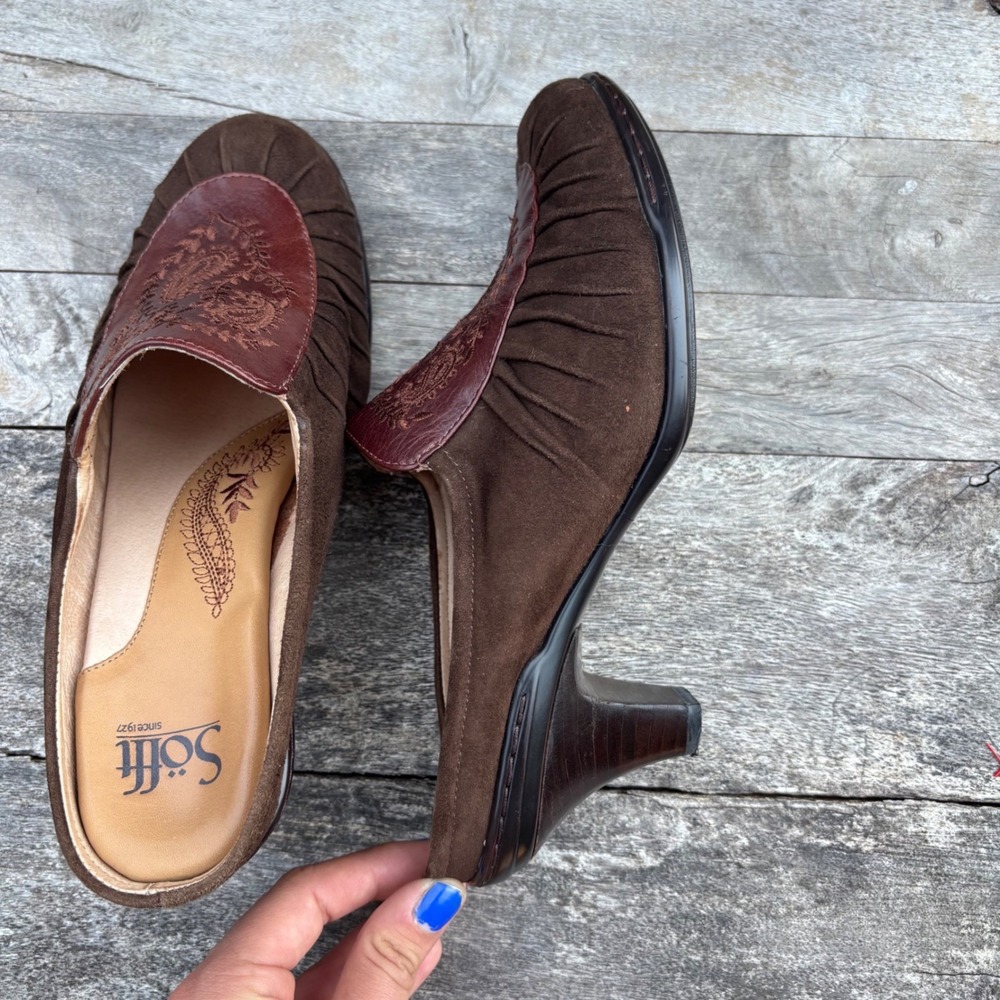 Brown Suede Tooled Leather Paisley Round Toe Slip On Regency Mules Size 7W - Picture 4 of 10